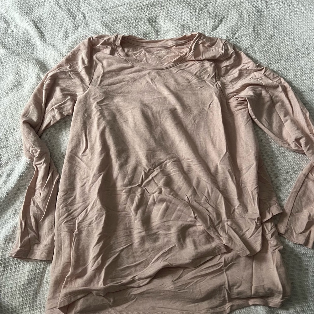 A pea in the pod nursing top